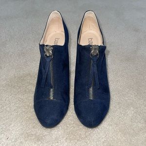 NWOT Women’s Bar III blue heels. Never worn!